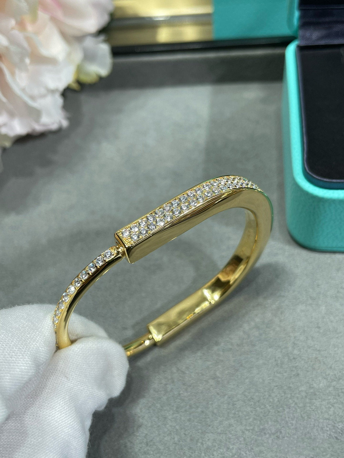 [⭐JeweliWhal]LOCK BRACELET DIAMOND PAVED