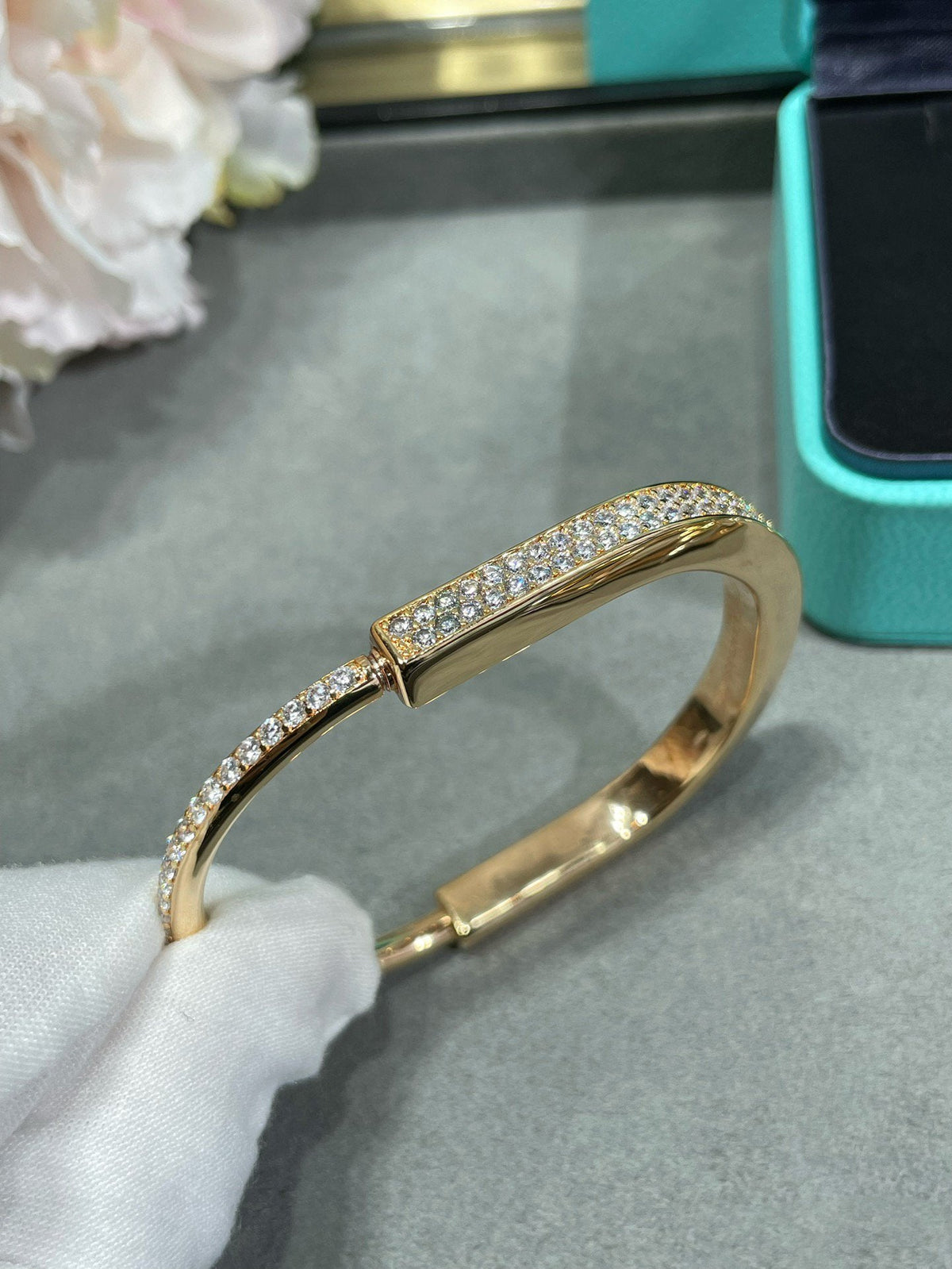 [⭐JeweliWhal]LOCK BRACELET DIAMOND PAVED