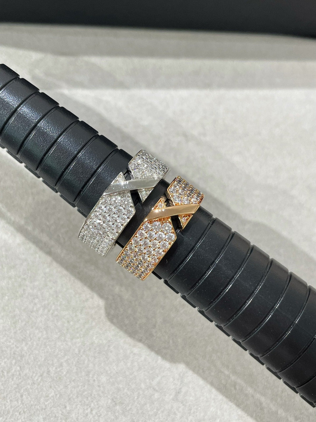 [⭐⭐JeweliWhal]LIENS EVIDENCE  DIAMOND PAVED RING