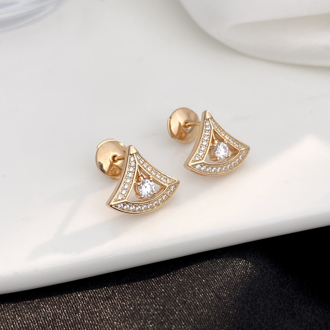 [⭐⭐JeweliWhal]DREAM MINI DIAMOND STUD EARRINGS