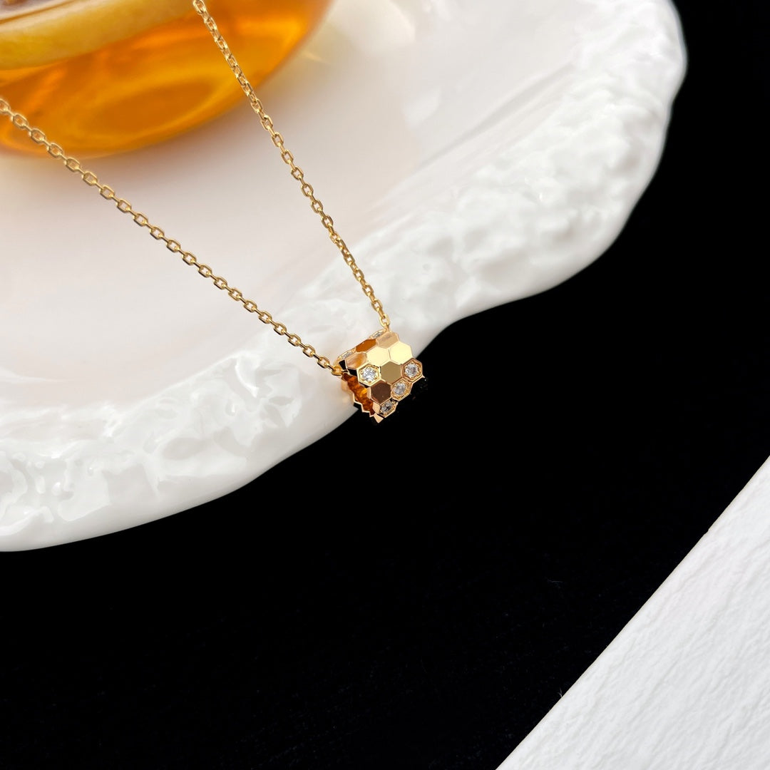 [⭐⭐JeweliWhal]BEE MINI PEDANT DIAMOND NECKLACE