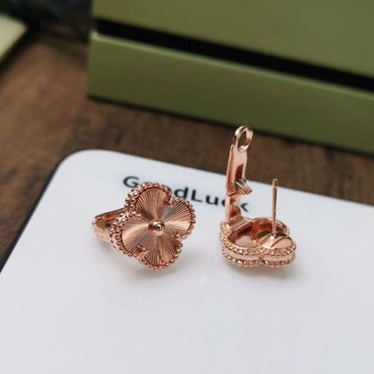 [⭐⭐JeweliWhal]CLOVER MEDIUM STUD EARRINGS