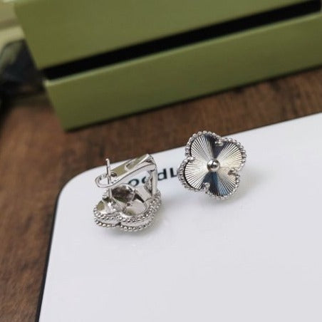 [⭐⭐JeweliWhal]CLOVER MEDIUM STUD EARRINGS