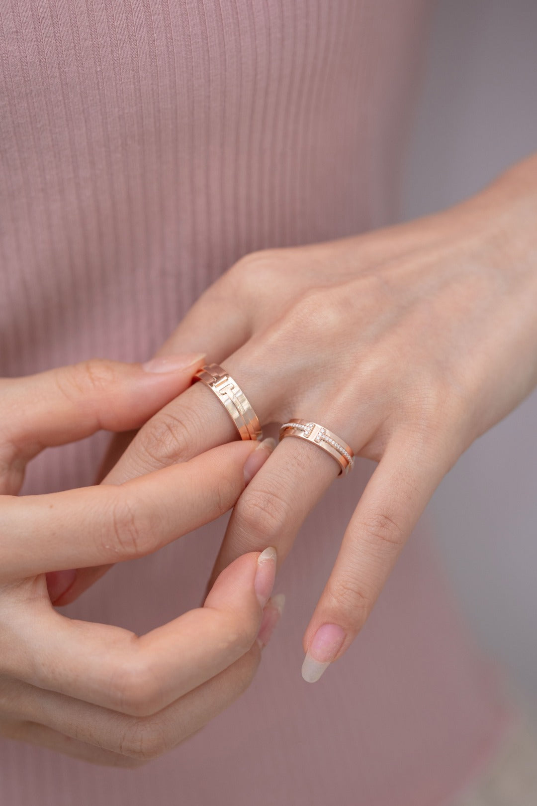 [⭐JeweliWhal]T PINK GOLD RING