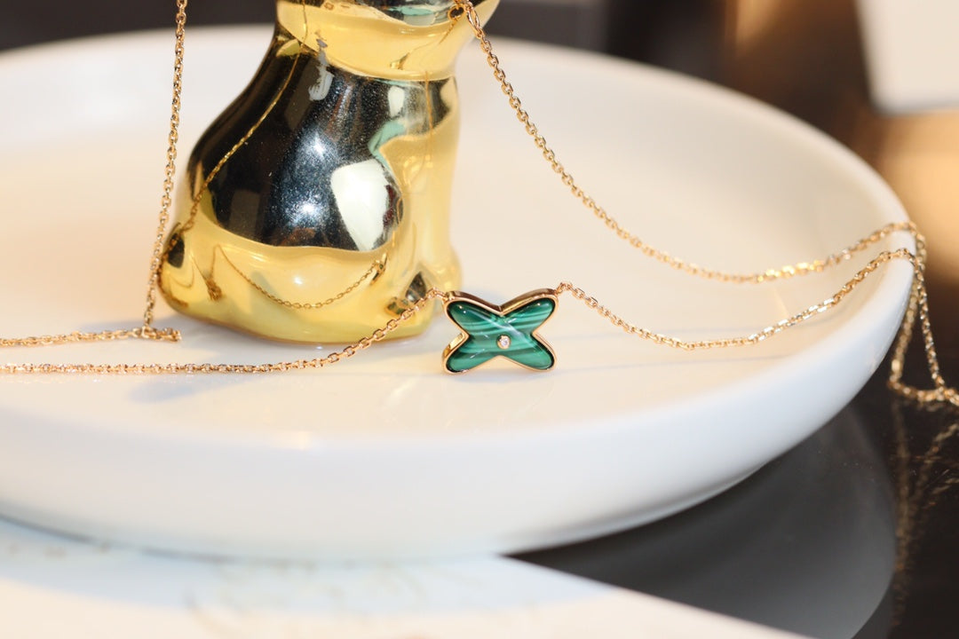 [⭐⭐JeweliWhal]JEUX MALACHITE 1 DIAMOND PINK GOLD NECKLACE