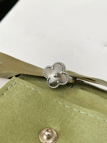 [⭐⭐JeweliWhal]CLOVER SILVER RING