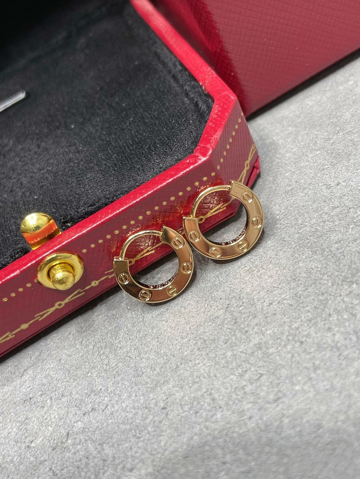 [⭐⭐JeweliWhal]LOVE MINI EARRINGS
