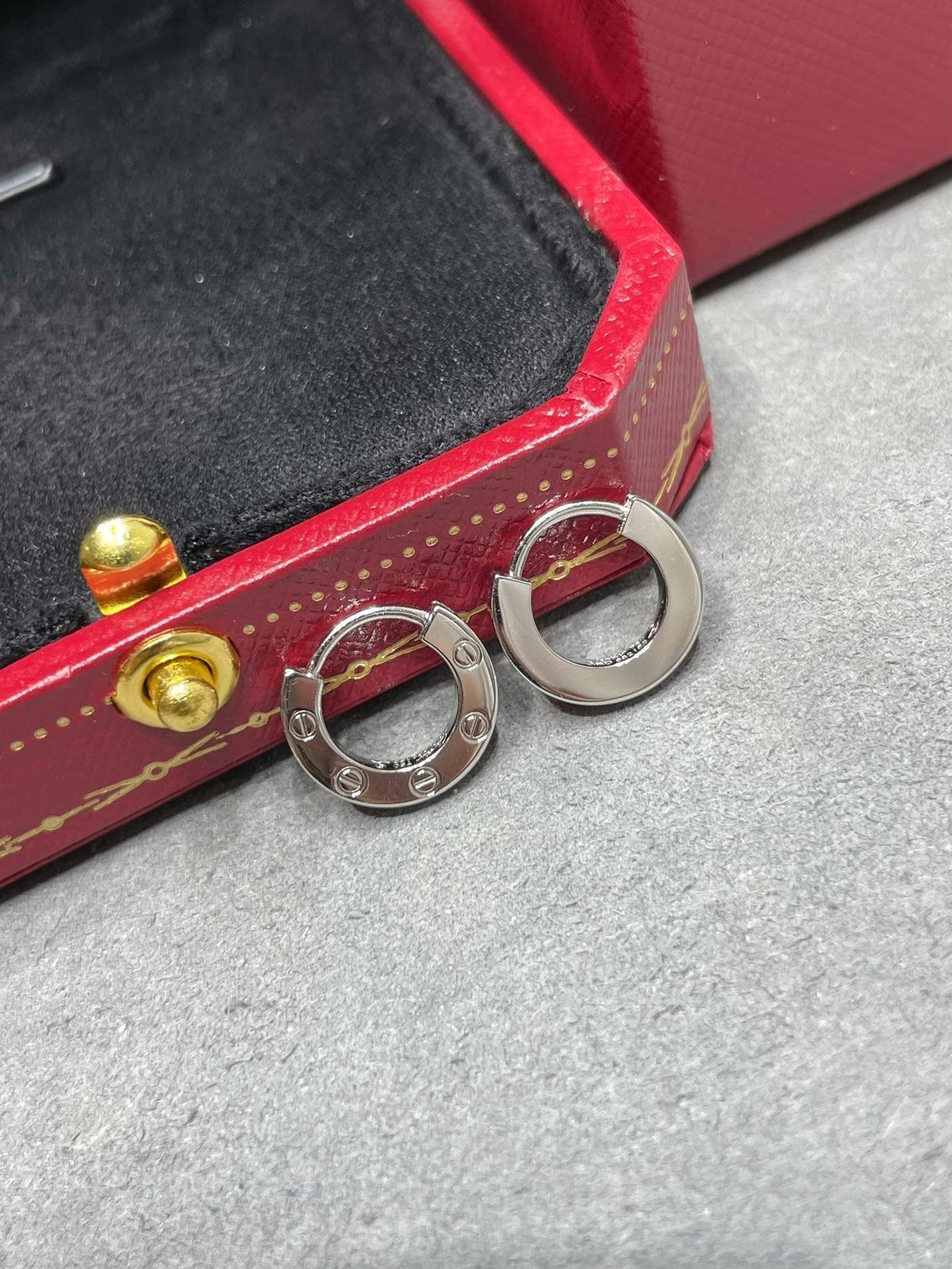 [⭐⭐JeweliWhal]LOVE MINI EARRINGS