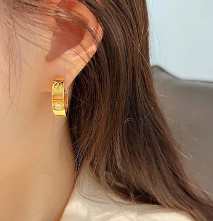 [⭐⭐JeweliWhal]LOVE 5.5MM 1 DIAMOND EARRINGS