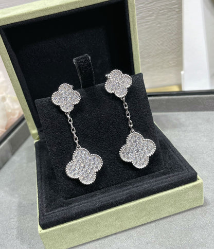 [⭐⭐JeweliWhal]CLOVER 2モチーフ ダイヤモンドパヴェ シルバーピアス