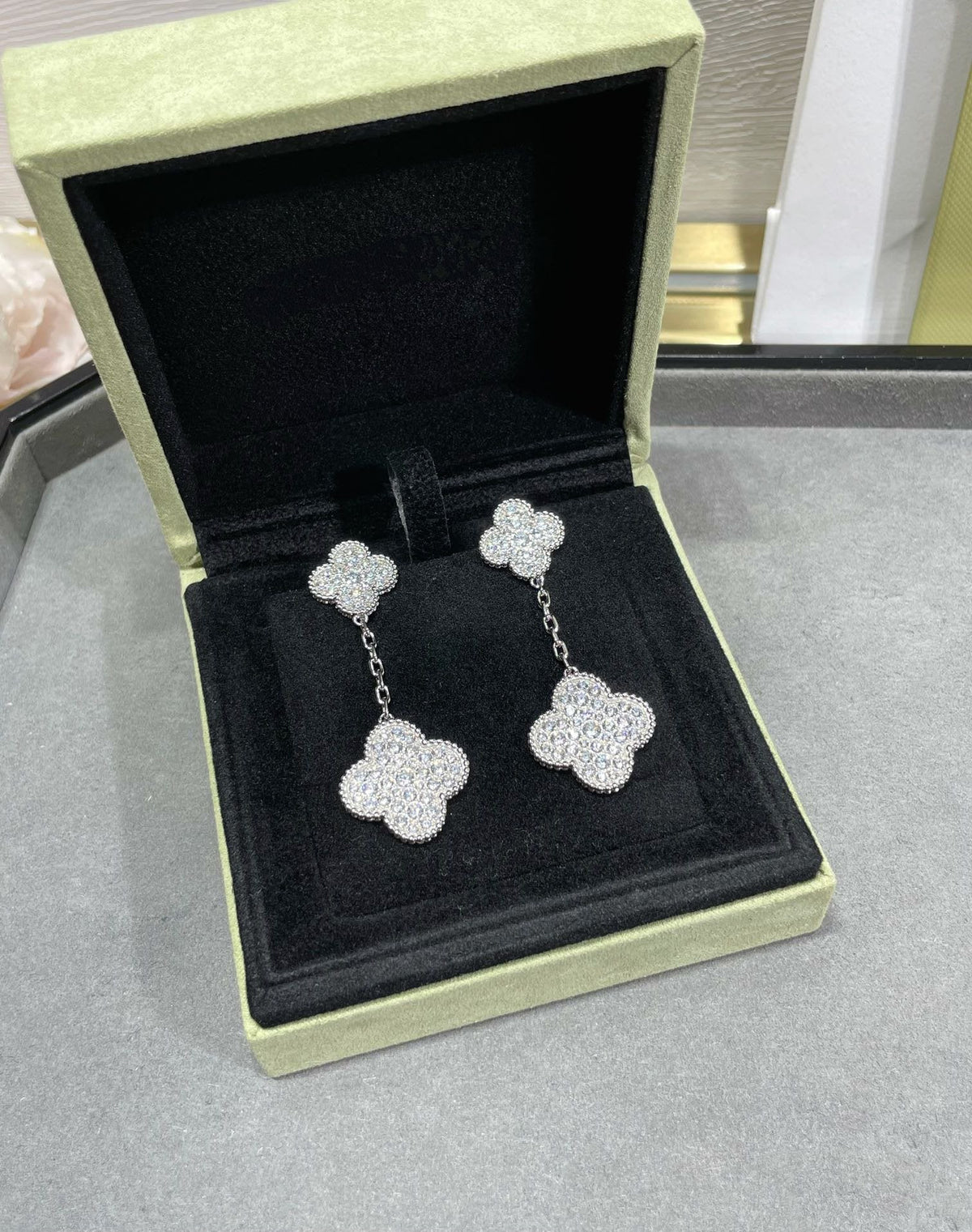 [⭐⭐JeweliWhal]CLOVER 2モチーフ ダイヤモンドパヴェ シルバーピアス