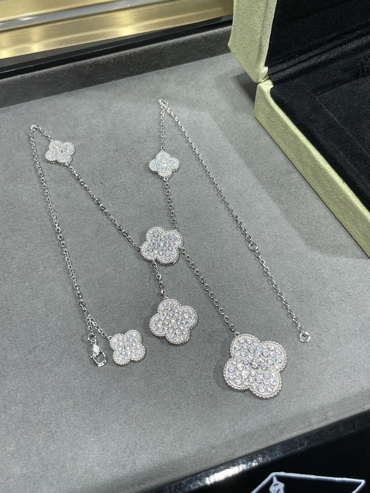 [⭐⭐JeweliWhal]CLOVER 6 MOTIF DIAMOND PAVED NECKLACE