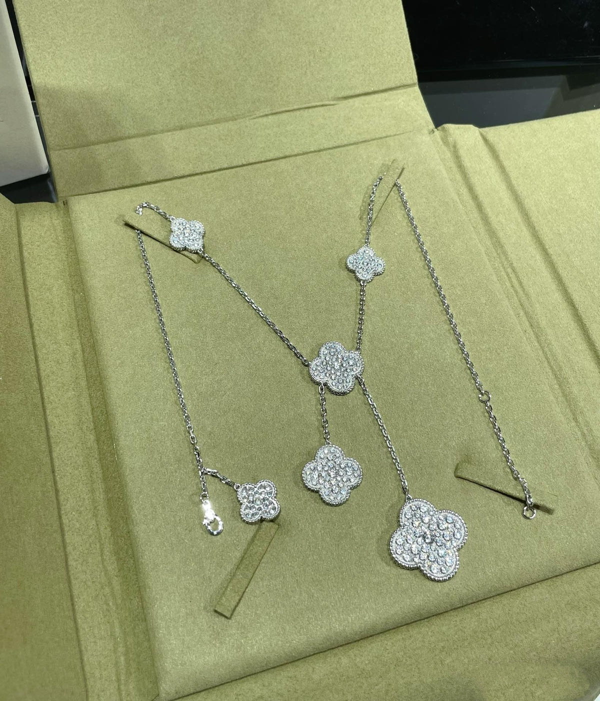 [⭐⭐JeweliWhal]CLOVER 6 MOTIF DIAMOND PAVED NECKLACE