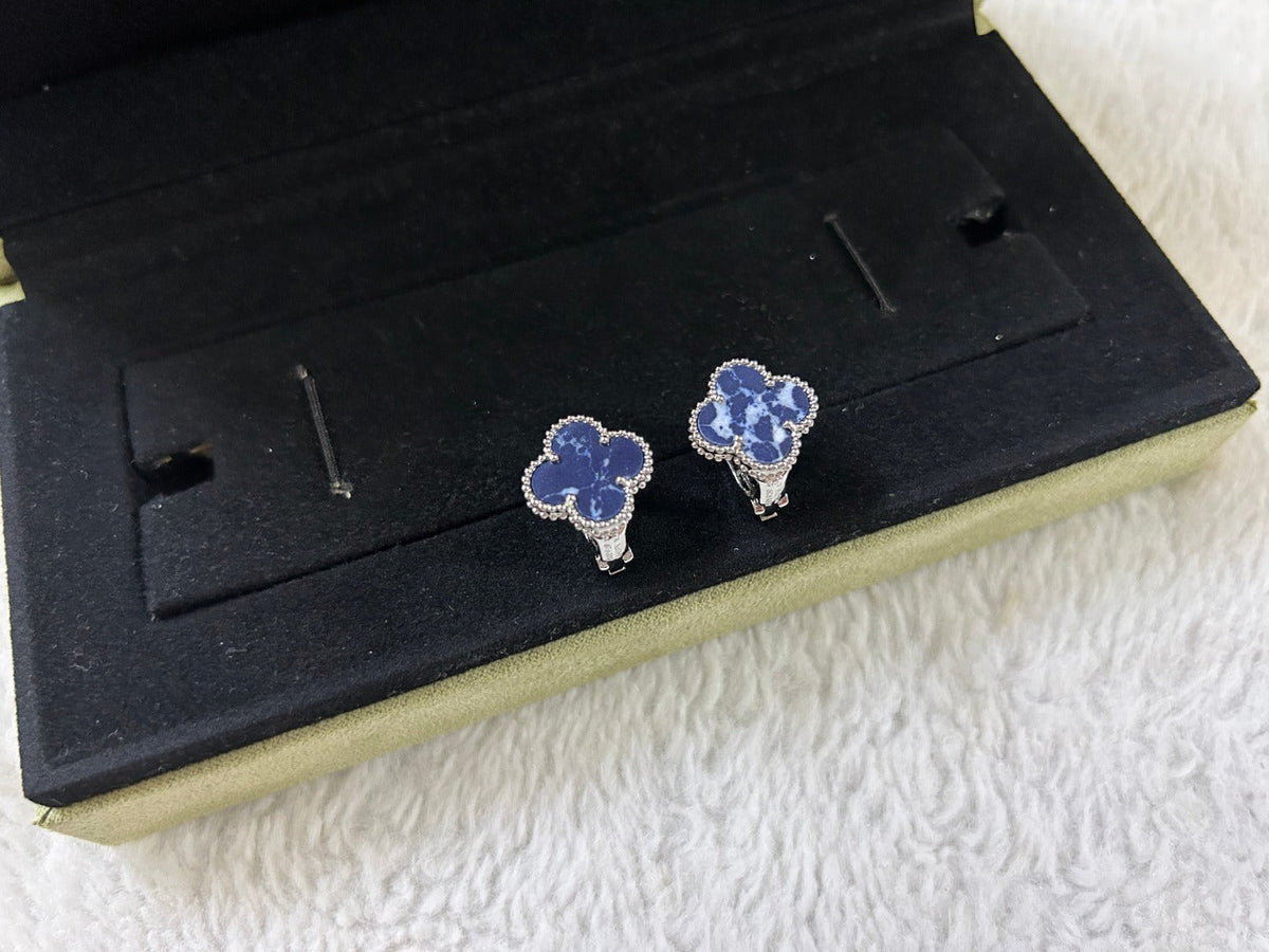 [⭐⭐JeweliWhal]CLOVER PIETERSITE MEDIUM STUD EARRINGS