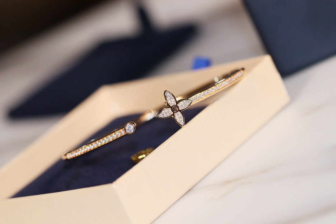 [⭐⭐JeweliWhal]IDYLLE GOLD OPEN BRACELET DIAMOND PAVED