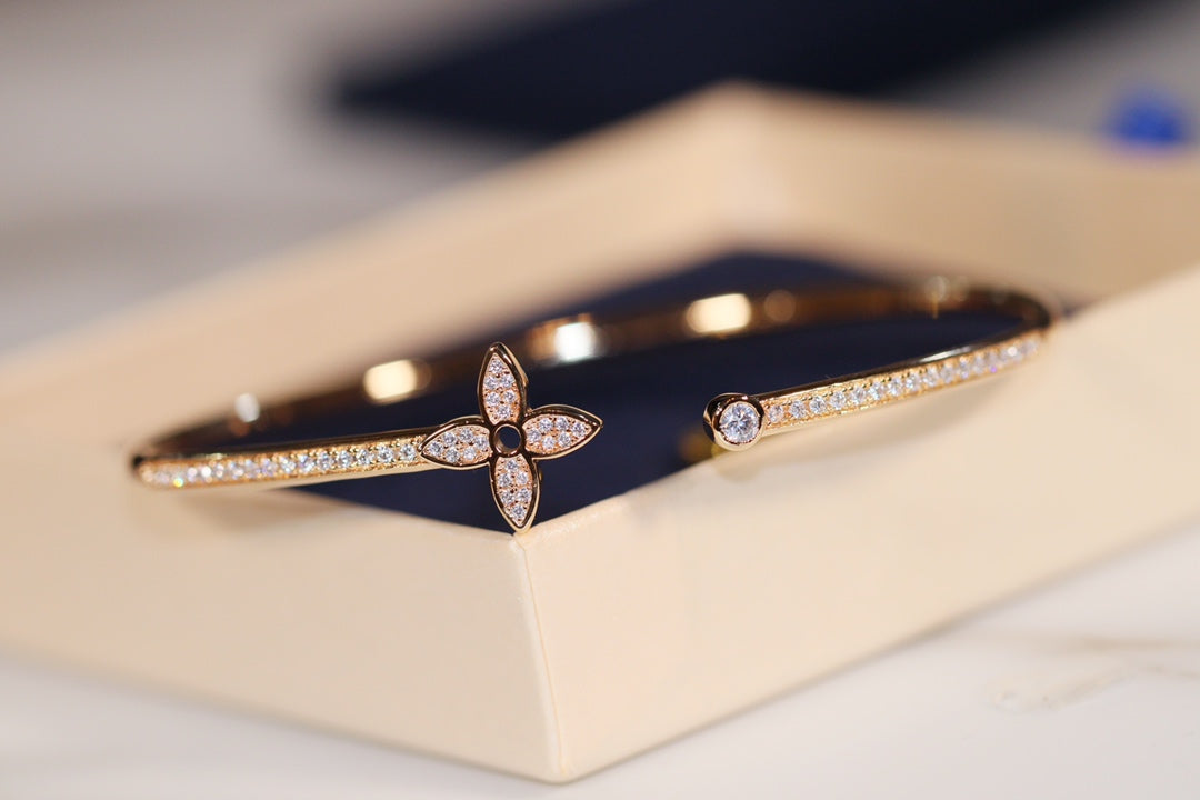 [⭐⭐JeweliWhal]IDYLLE GOLD OPEN BRACELET DIAMOND PAVED