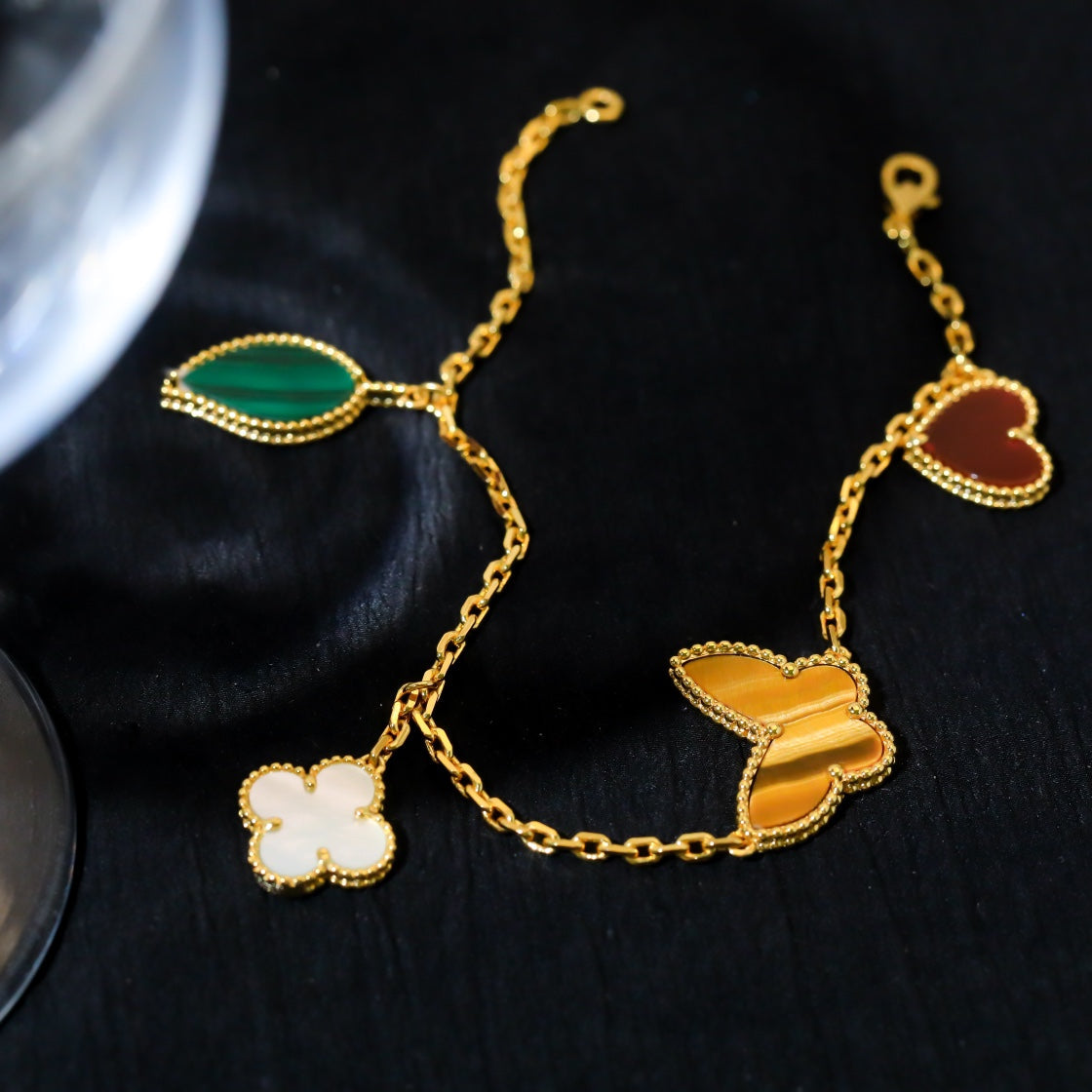 [⭐⭐JeweliWhal]LUCKY SPRING 5 MOTIF GOLD BRACELET
