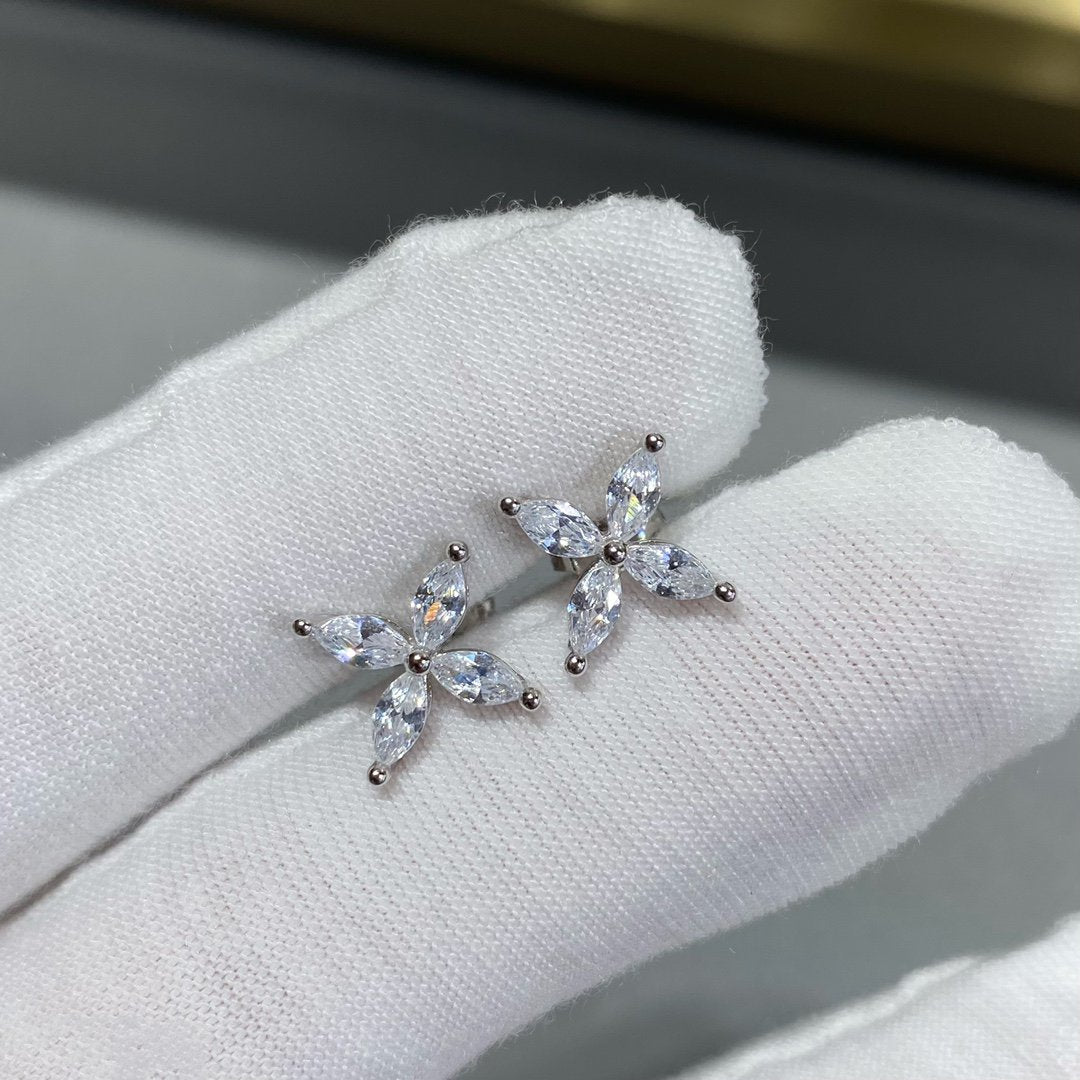 [⭐JeweliWhal]VICTORIA SILVER DIAMOND STUD MINI EARRINGS