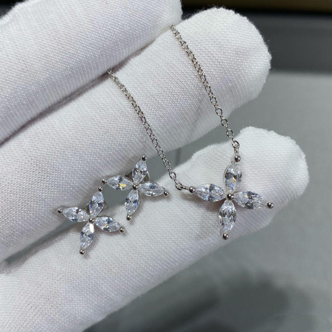 [⭐JeweliWhal]VICTORIA SILVER DIAMOND STUD MINI EARRINGS