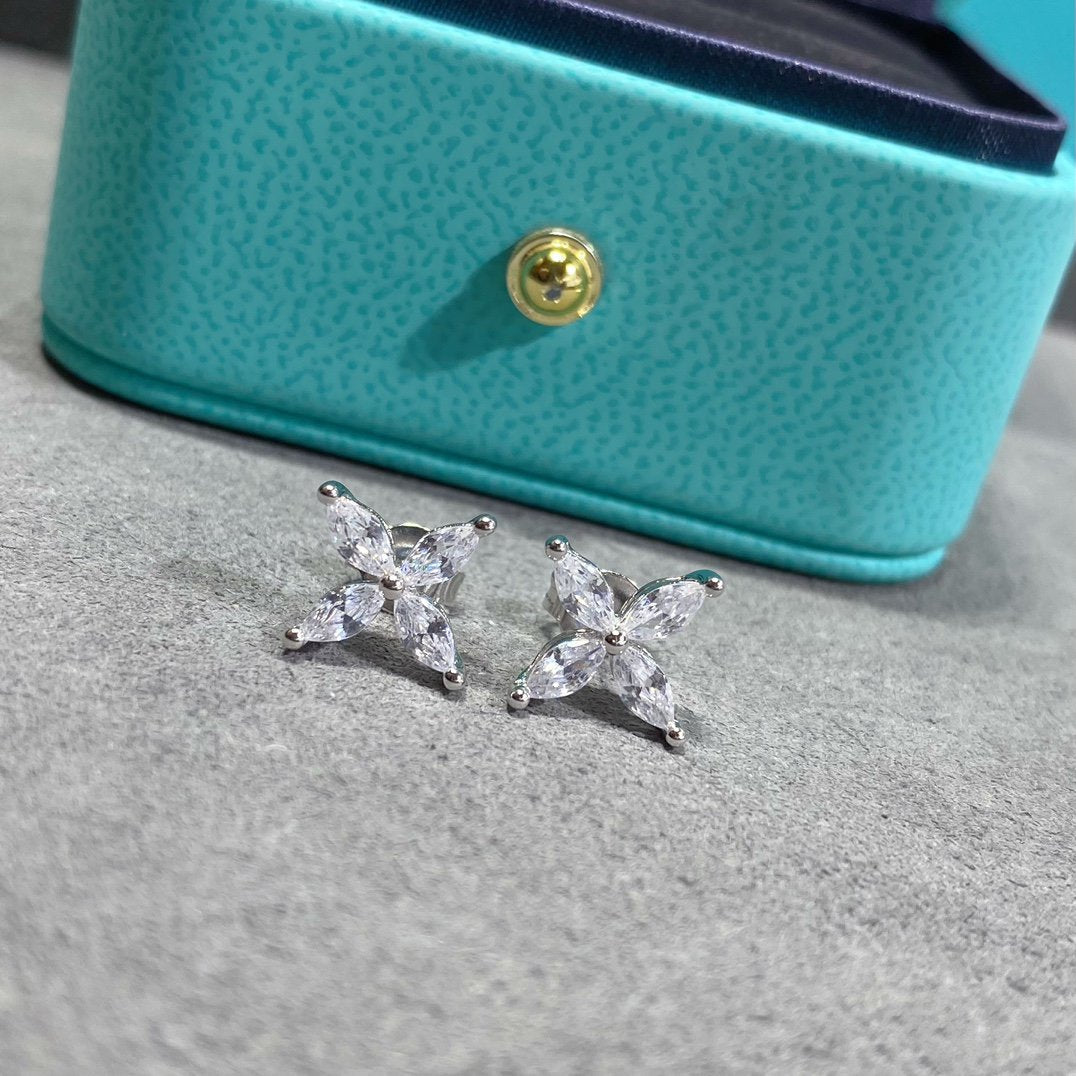 [⭐JeweliWhal]VICTORIA SILVER DIAMOND STUD MINI EARRINGS