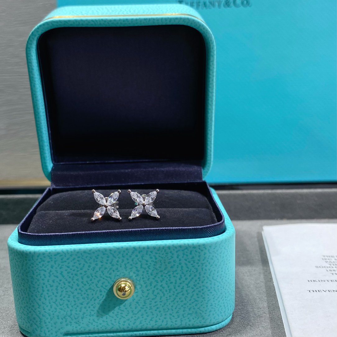 [⭐JeweliWhal]VICTORIA SILVER DIAMOND STUD MINI EARRINGS