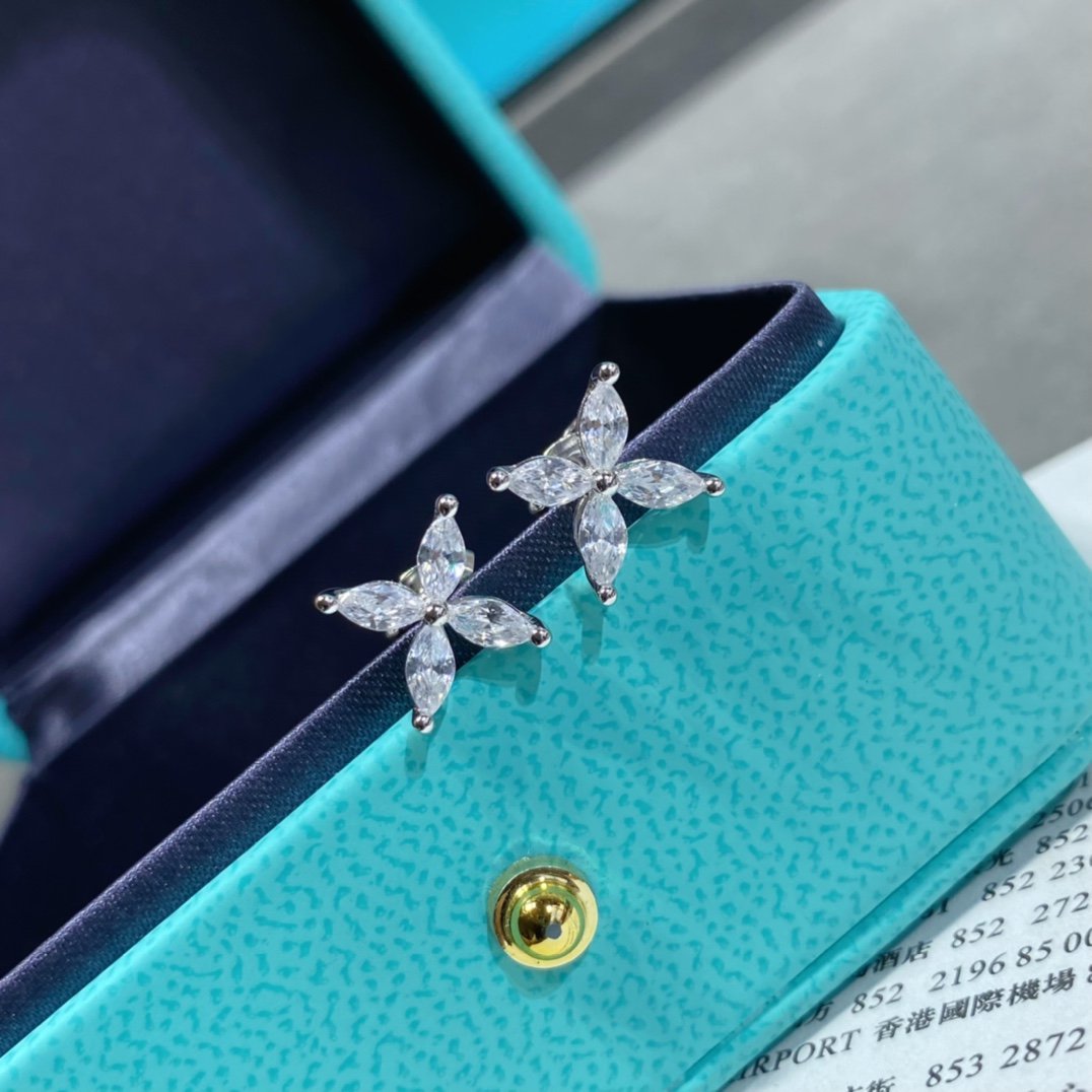 [⭐JeweliWhal]VICTORIA SILVER DIAMOND STUD MINI EARRINGS