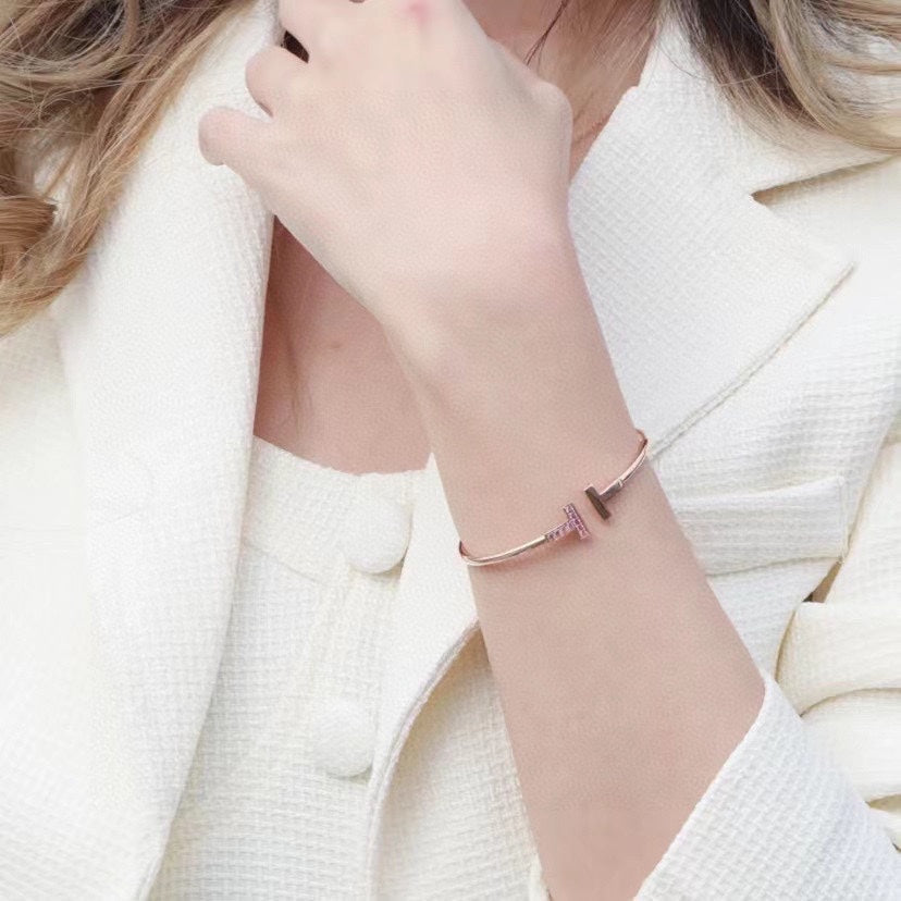 [⭐JeweliWhal]T PINK GOLD PINK DIAMOND BRACELET