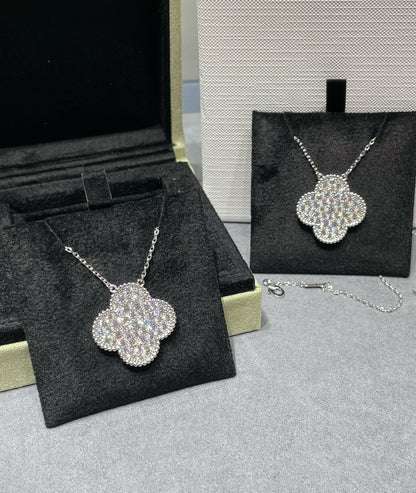 [⭐⭐JeweliWhal]CLOVER 25MM LARGE PENDANT DIAMOND PAVED SILVER NECKLACE