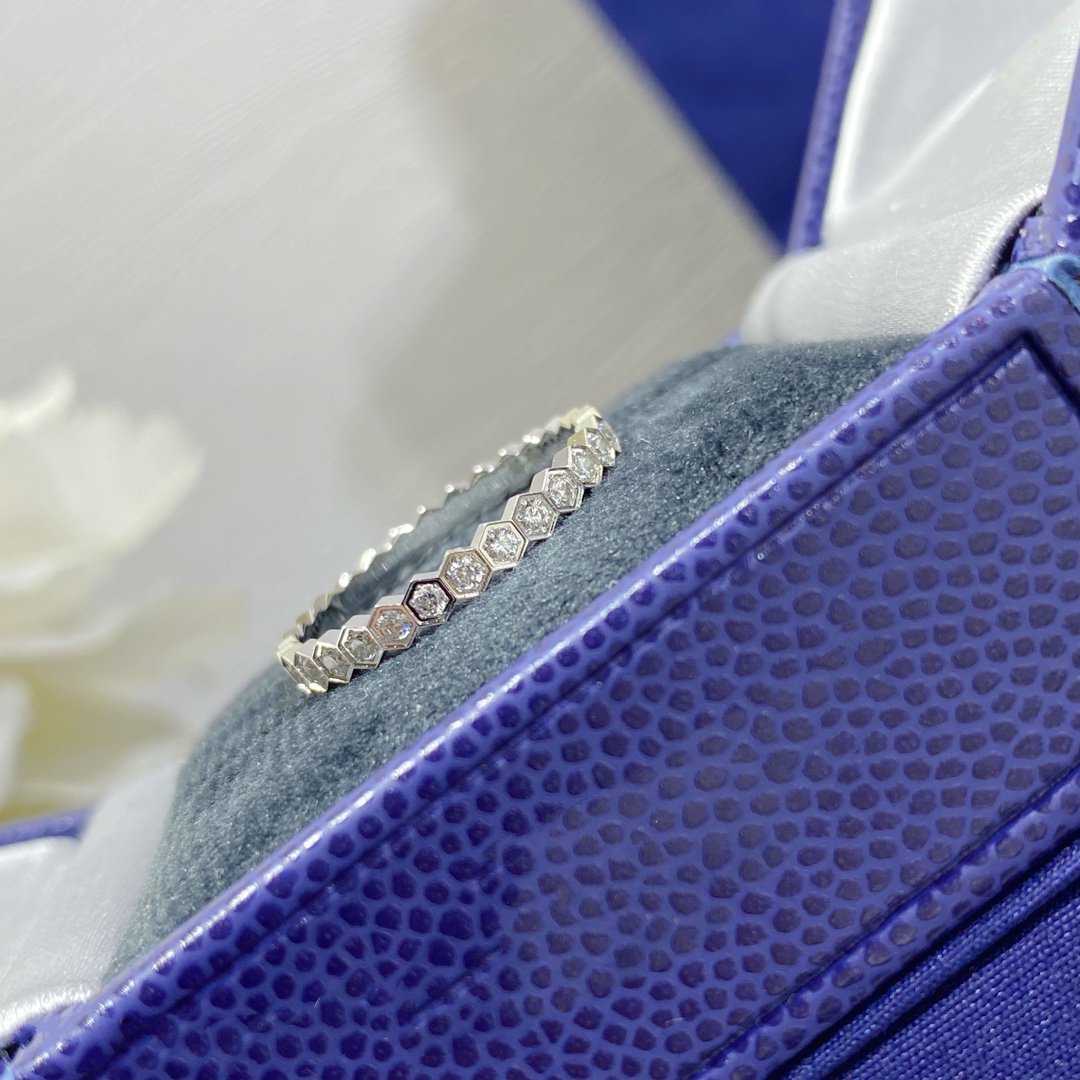 [⭐⭐JeweliWhal]BEE LOVE DIAMOND PAVED SMALL RING