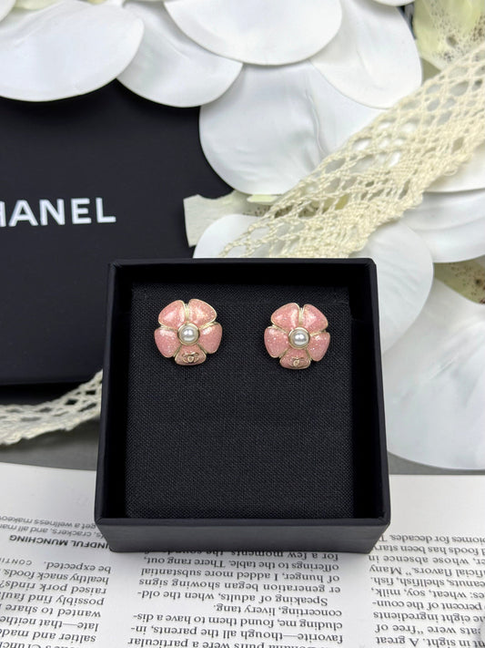 [⭐⭐JeweliWhal]26C Pink Camellia Pearl Enamel Stud Earrings