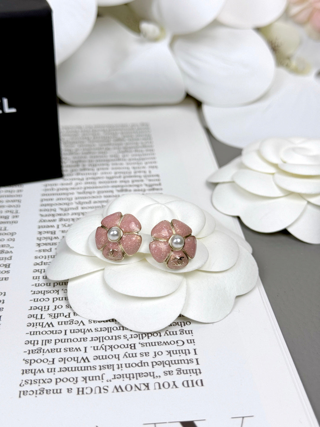 [⭐⭐JeweliWhal]26C Pink Camellia Pearl Enamel Stud Earrings