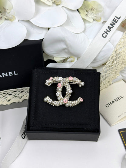 [⭐⭐JeweliWhal]26C Pink-White Enamel Ice Cream Cone Double C Brooch