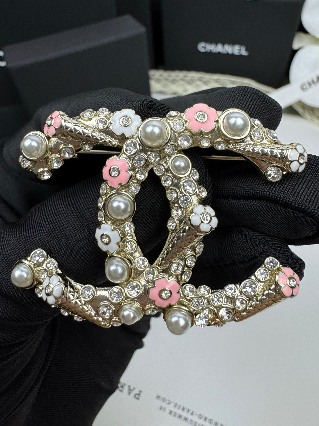 [⭐⭐JeweliWhal]26C Pink-White Enamel Ice Cream Cone Double C Brooch