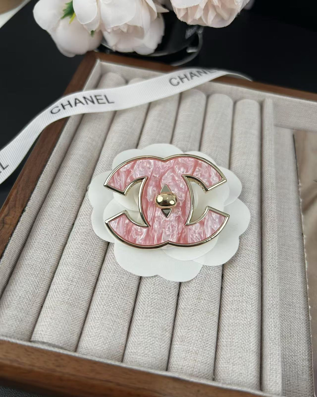 [⭐⭐JeweliWhal] ピンクレジン クラシックブローチ 5cm