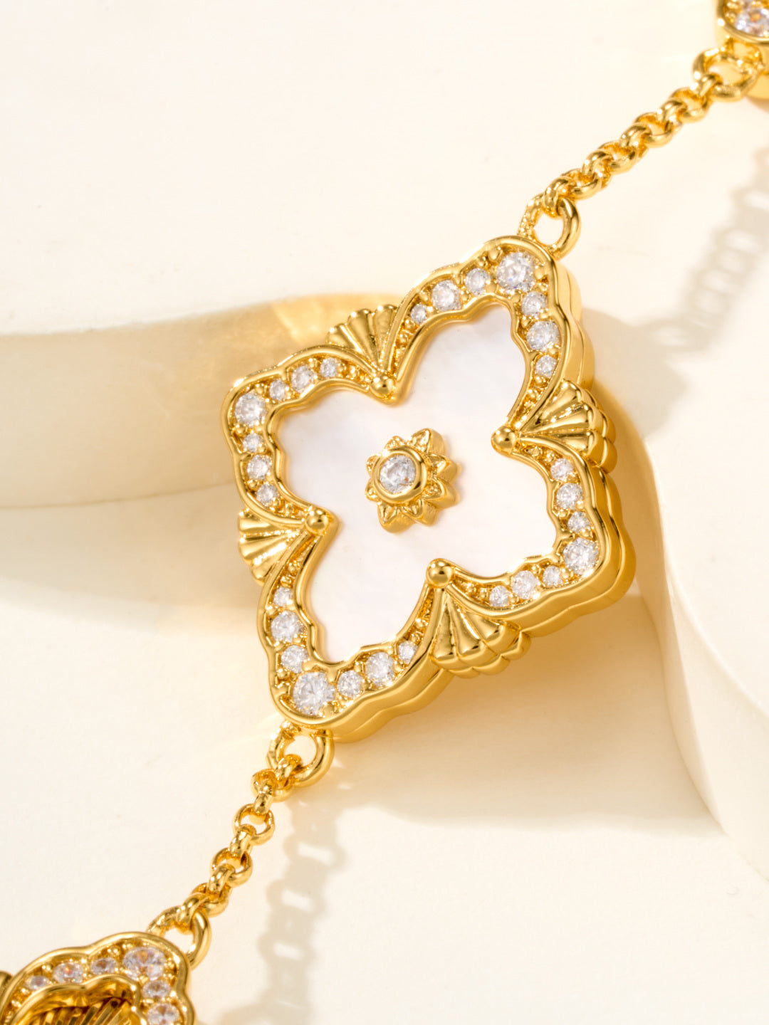 [⭐⭐JeweliWhal]B.C.L ENAMELED Five-Flower Bracelet（Various Colors) BIG SIZE