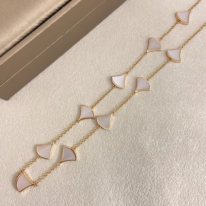[⭐⭐JeweliWhal]NEW ARRIVAL: TEN-FLOWER DRESS AND GOLD NECKLACE