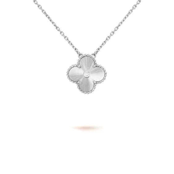 [⭐⭐JeweliWhal]CLOVER 15MM ダイヤモンドレーザーネックレス シルバー