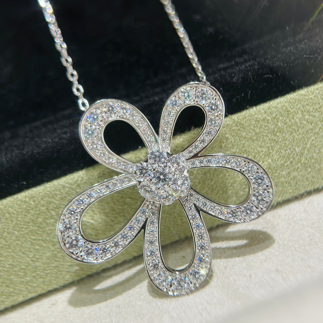 [⭐⭐JeweliWhal]FLOWERLACE NECKLACE FULL DIAMONDS