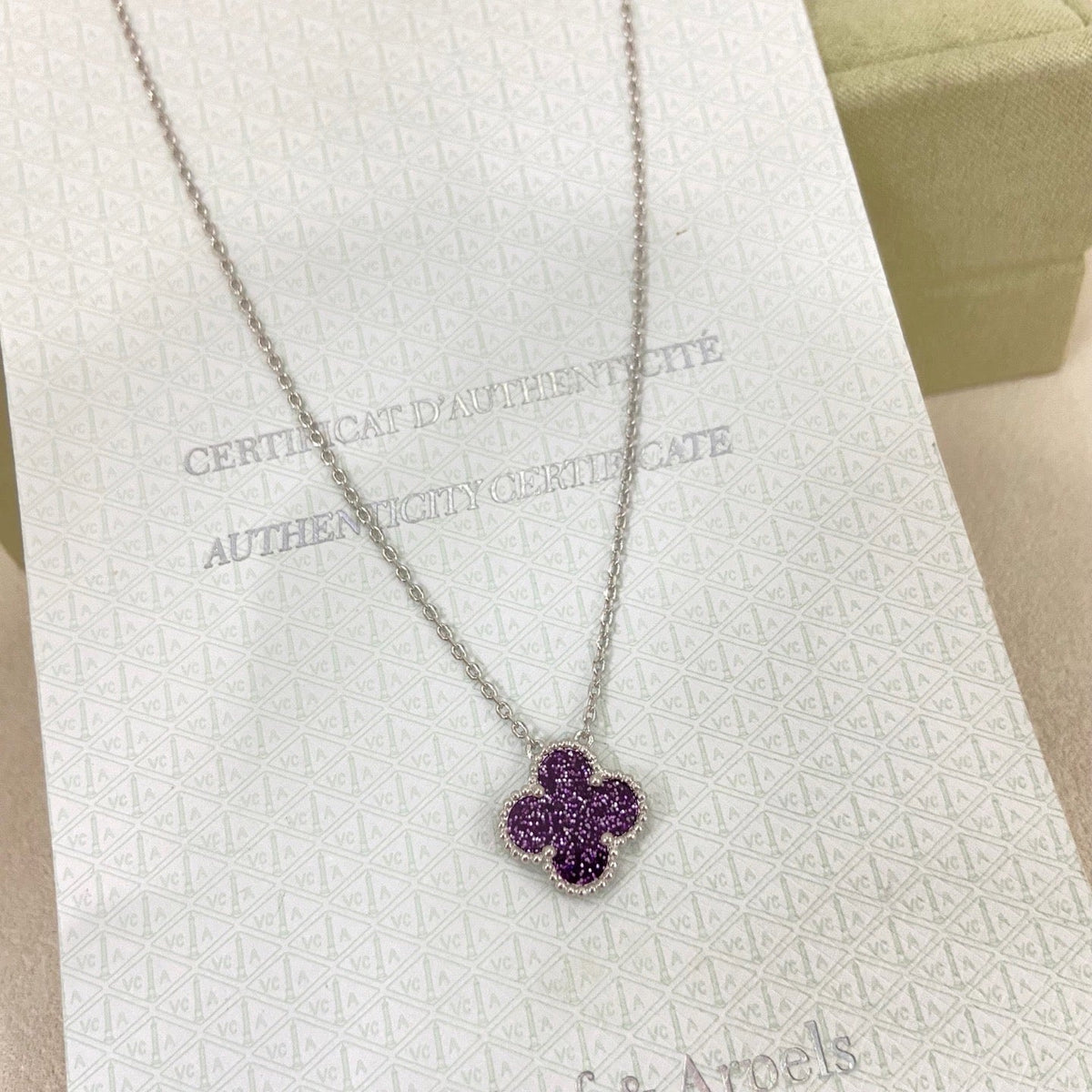 [⭐⭐JeweliWhal]NEW 15MM PURPLE SAND-GOLD FOUR-LEAF CLOVER NECKLACE