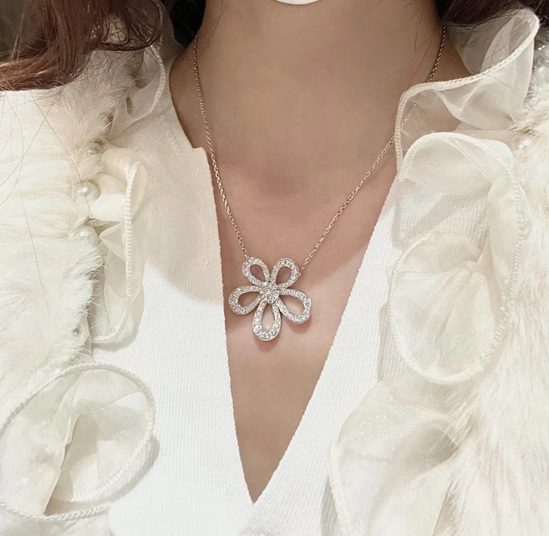 [⭐⭐JeweliWhal]FLOWERLACE NECKLACE FULL DIAMONDS