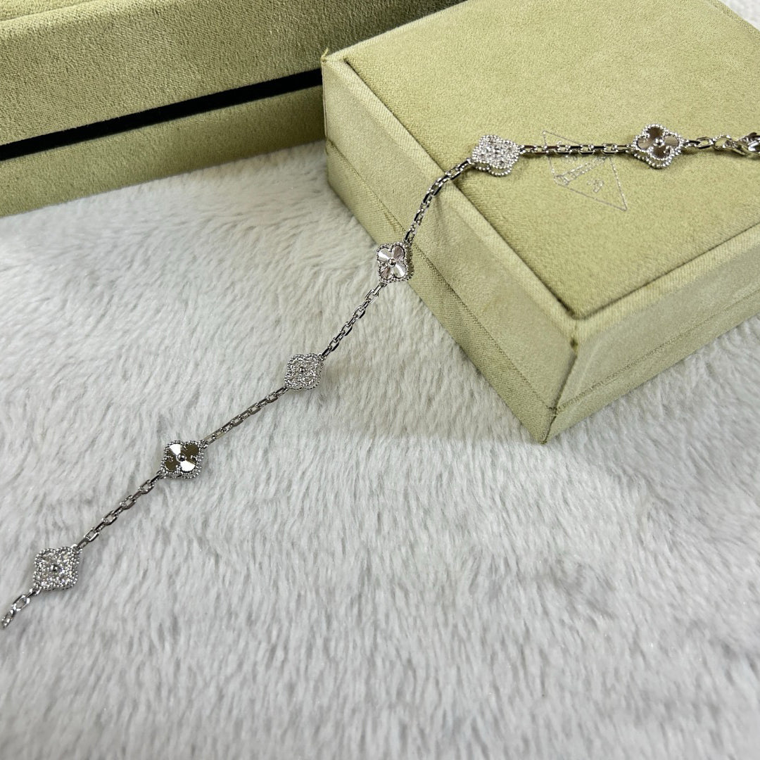 [⭐⭐JeweliWhal]クローバー6モチーフ ダイヤモンド レーザーブレスレット