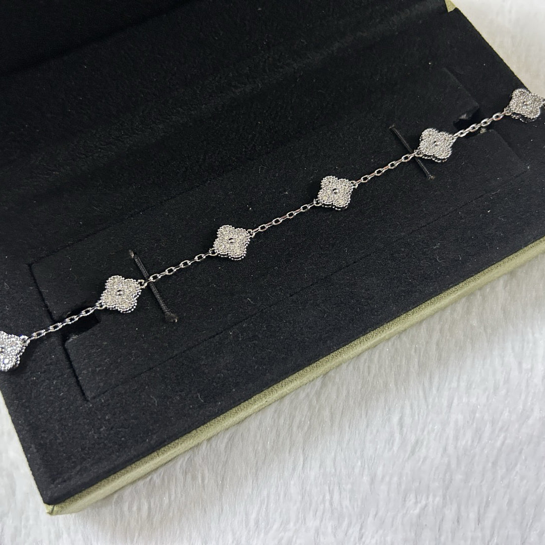 [⭐⭐JeweliWhal]CLOVER 6 MOTIF DIAMOND BRACELET
