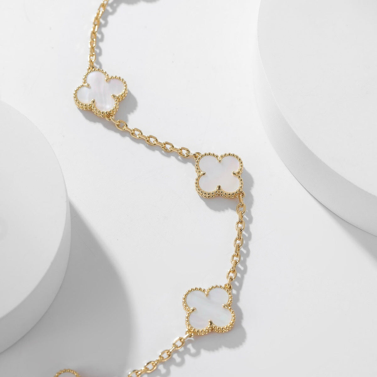 [⭐⭐JeweliWhal]CLOVER 10 MOTIFS WHITE MOTHER OF PEARL NECKLACE