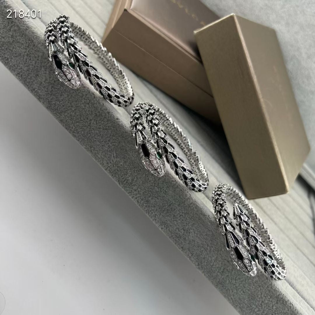 [⭐⭐JeweliWhal]NEW OBSIDIAN & DIAMOND SERPENT BRACELET