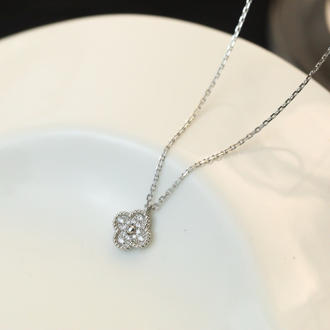 [⭐⭐JeweliWhal]クローバーミニ 9.5MM ダイヤモンドネックレス