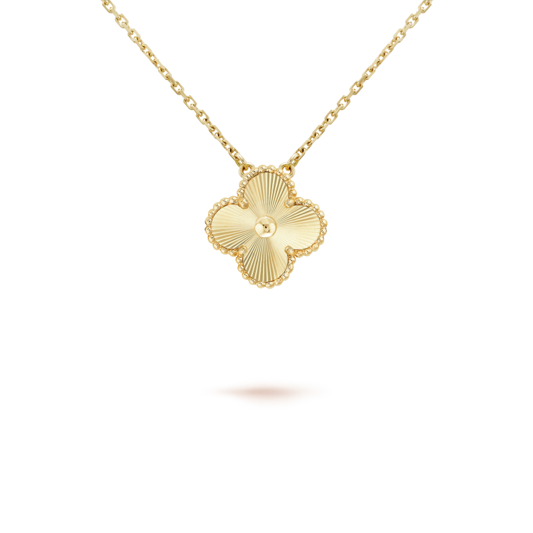 [⭐⭐JeweliWhal]CLOVER 15MM LASER NECKLACE AND BOX