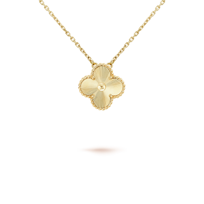 [⭐⭐JeweliWhal]CLOVER 15MM LASER NECKLACE AND BOX