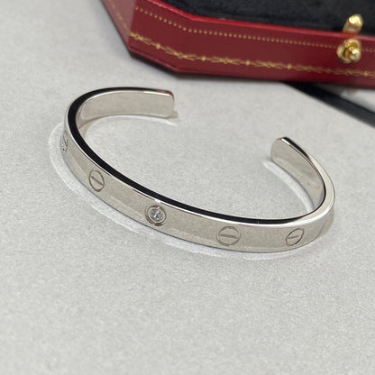 [⭐⭐JeweliWhal]LOVE ブレスレット 6.1mm 1ダイヤモンド オープンカフ