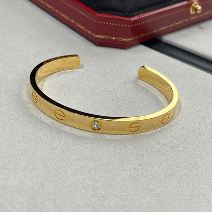 [⭐⭐JeweliWhal]LOVE ブレスレット 6.1mm 1ダイヤモンド オープンカフ
