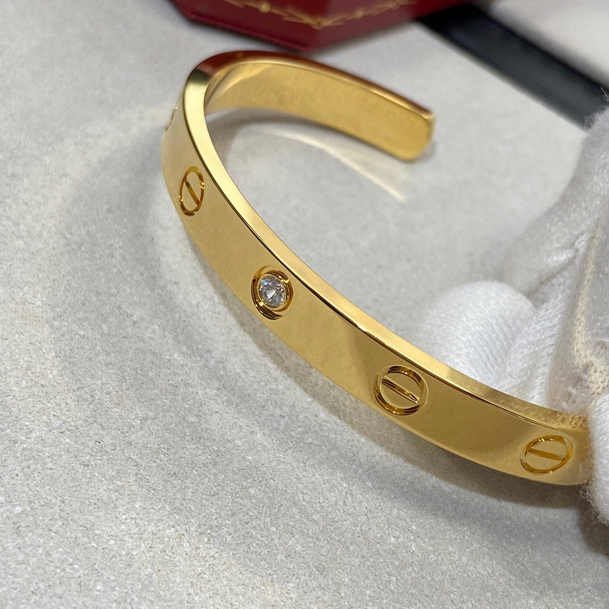[⭐⭐JeweliWhal]LOVE ブレスレット 6.1mm 1ダイヤモンド オープンカフ